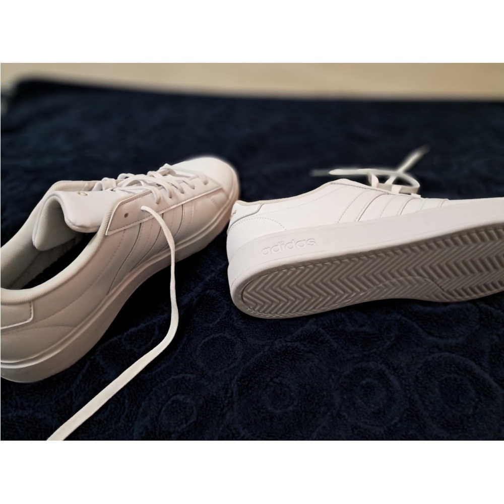Adidas Mens White Sneakers NWOB